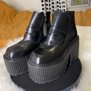 UNIF Platform Boots